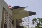 周口印度一波音787客机坠毁机上242人、地面5名学生遇难！我驻印度使馆：机上无中国籍乘客