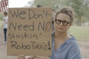 周口特斯拉在得州奥斯汀遭遇抗议活动：反对马斯克Robotaxi计划